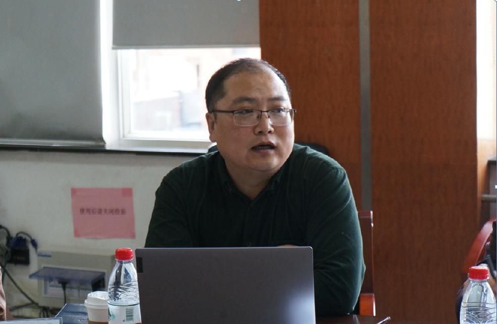 张雷.jpg 张雷.jpg